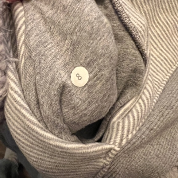 Lululemon RARE mini stripe Scuba IV size 8 NWOT - Picture 4 of 7